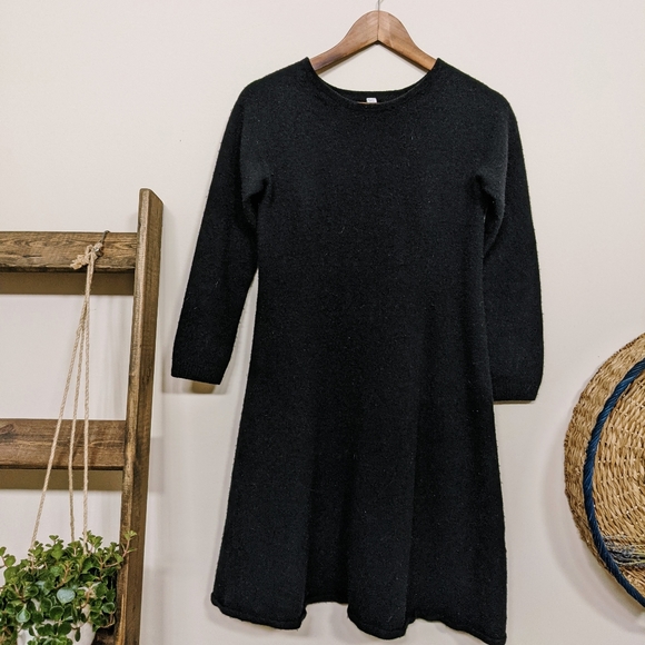 Uniqlo XS wool black fit and flare dress - Picture 2 of 5